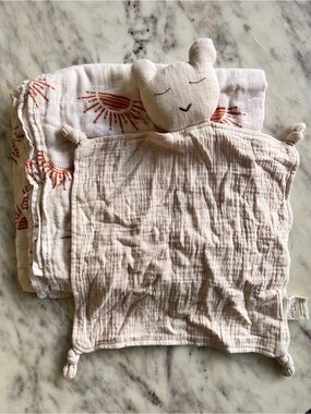 Nurtered9 Sleepy Bear Lovey and Swaddle Blanket NWOT